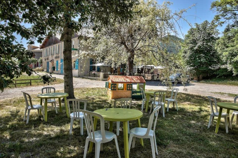Auberge Du Marronnier バレーム エクステリア 写真